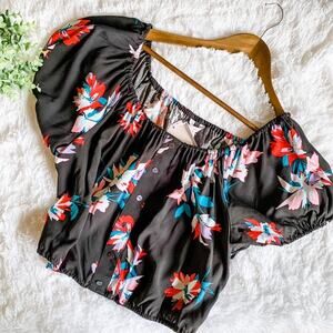 Candies | NWT Black Floral Blouse Size XL
